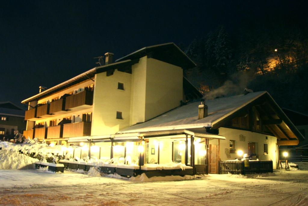 Residence Elga Valdisotto Exterior foto