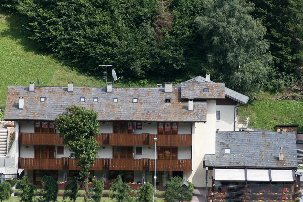 Residence Elga Valdisotto Exterior foto