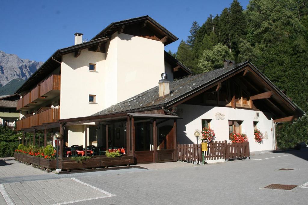 Residence Elga Valdisotto Exterior foto