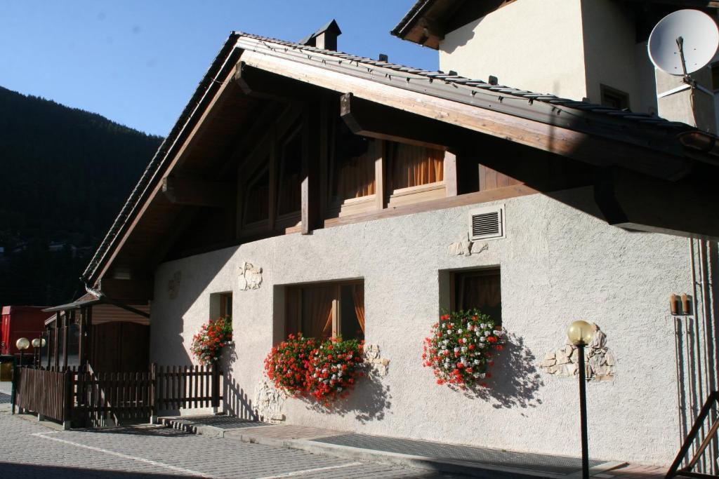 Residence Elga Valdisotto Exterior foto